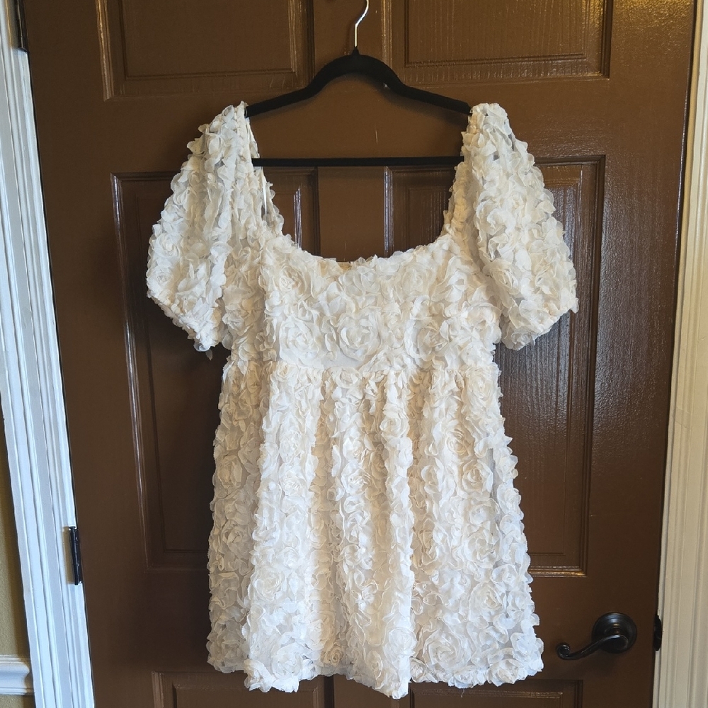 Le Lis-Cream baby doll short puff sleeved net dress with fabric pieces Sz M NWT. - Picture 2 of 7